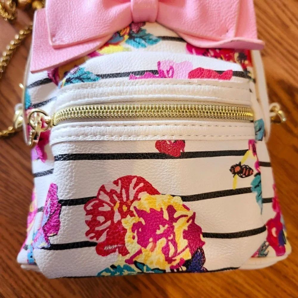 BETSEY JOHNSON Mini Floral Crossbody Bag with Adjustable Strap GARDEN GIRL! - Picture 4 of 10